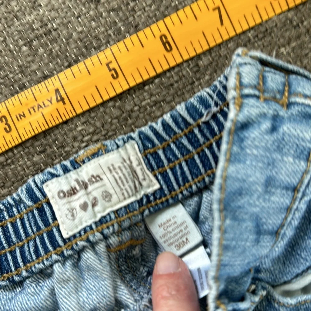 Osh Kosh B’gosh Girls 3T 36 months Light Wash Blue Denim Jeans Pink embroidered
